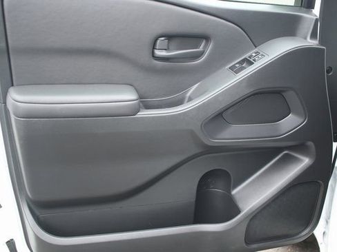 Used 2024 Nissan Frontier S w/ S Utility Package image 9