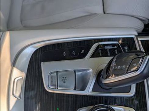 Certified 2022 BMW 740i xDrive w/ M Sport Package image 13