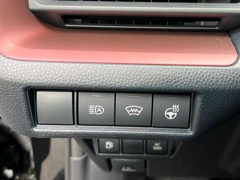 New 2026 Toyota Prius Plug-In Hybrid FWD image 27