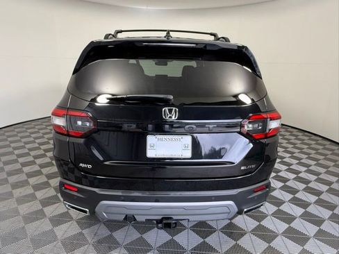 Used 2024 Honda Pilot Elite image 5