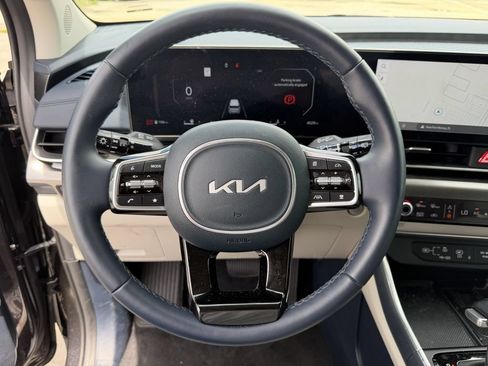 Used 2026 Kia Carnival SX Prestige FWD image 34