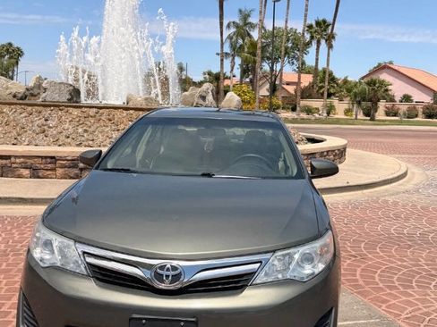 Used 2013 Toyota Camry LE FWD image 13