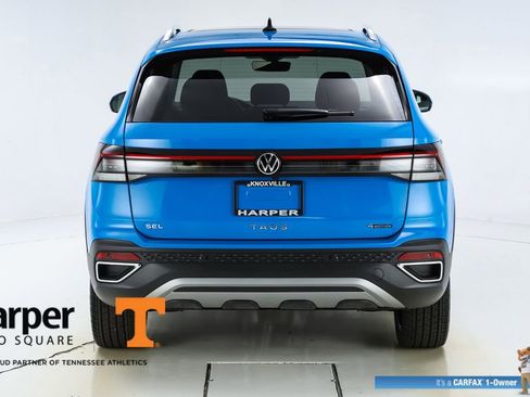 Used 2025 Volkswagen Taos SEL image 8