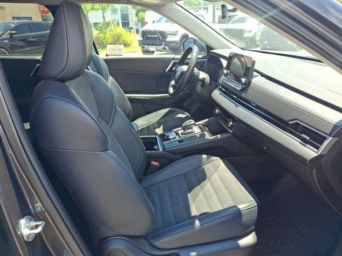Used 2024 Mitsubishi Outlander SE AWD/4WD image 15
