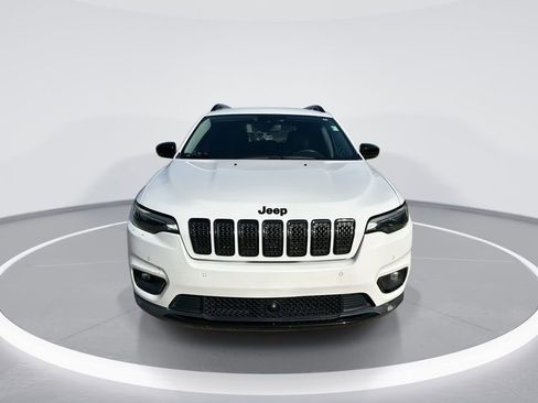 Used 2023 Jeep Cherokee Altitude Lux image 3