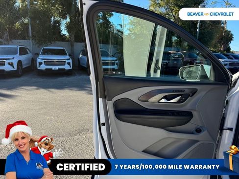 Used 2023 GMC Terrain SLT image 27