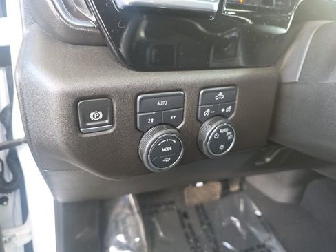 Used 2024 Chevrolet Silverado 1500 LT image 24