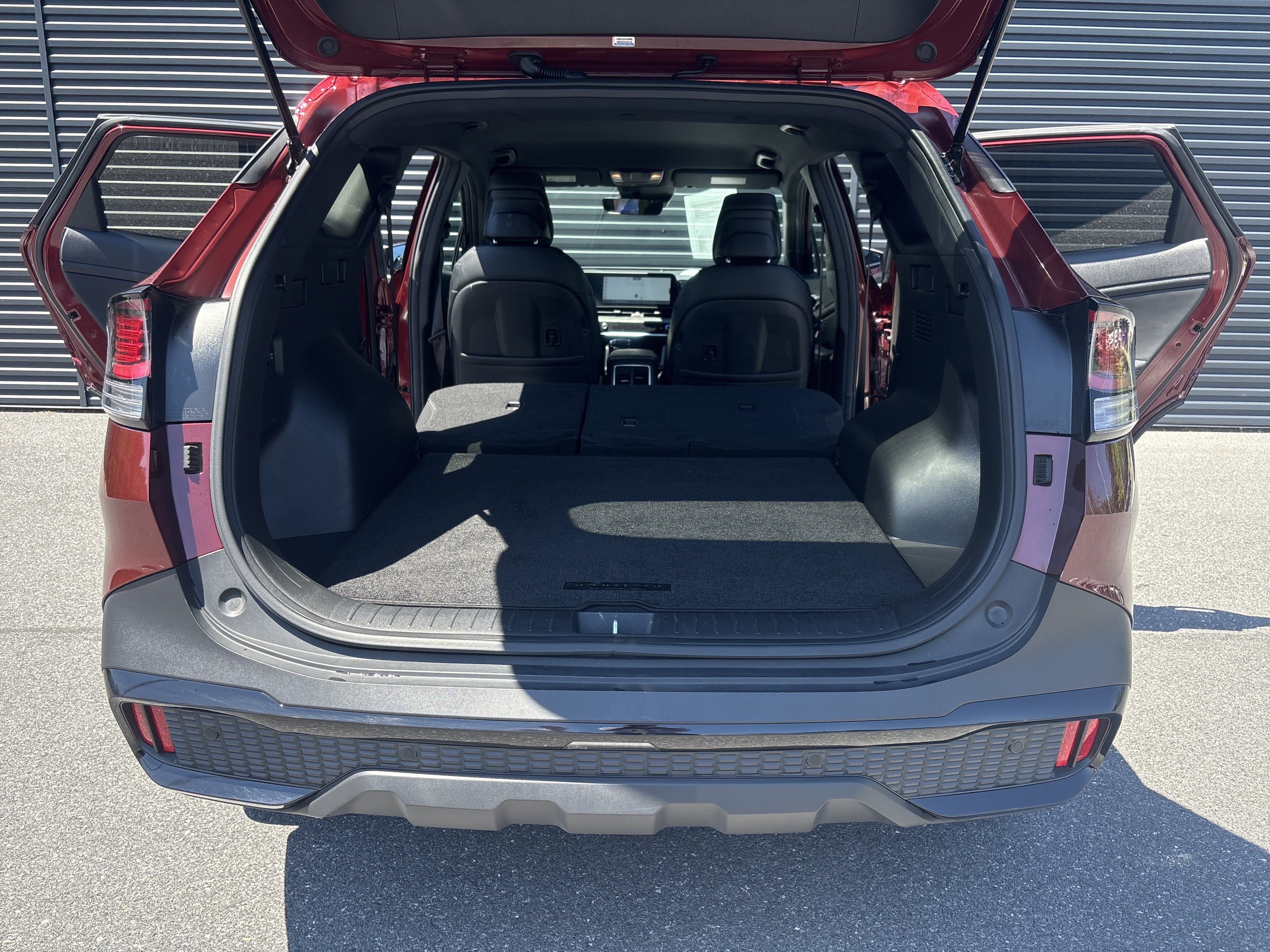 Used 2025 Kia Sportage X-Line AWD/4WD image 46
