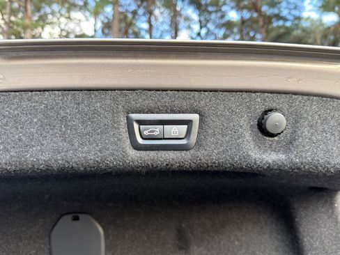 Used 2019 BMW 530i w/ Executive Package image 18