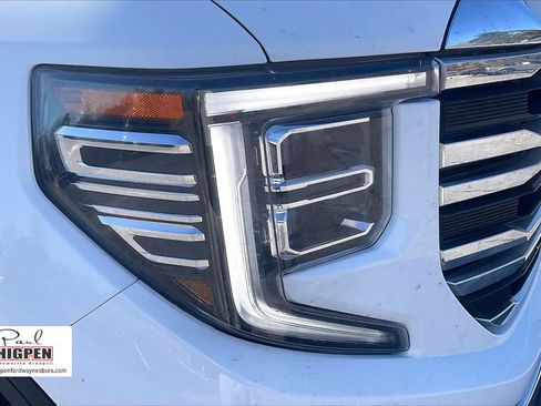 Used 2025 GMC Sierra 1500 SLT image 29