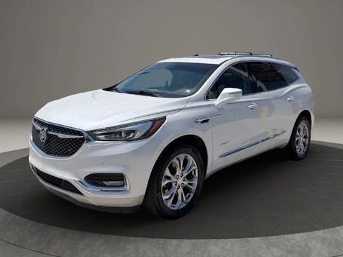 Used 2018 Buick Enclave Avenir w/ Avenir Technology Package AWD/4WD image 4