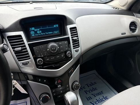 Used 2012 Chevrolet Cruze LT image 24