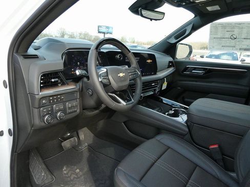 New 2026 Chevrolet Suburban High Country image 24