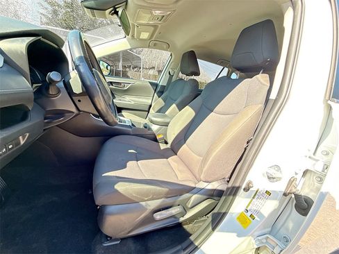 Used 2023 Toyota RAV4 LE image 23