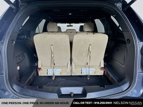 Used 2017 Ford Explorer XLT w/ Equipment Group 202A image 26