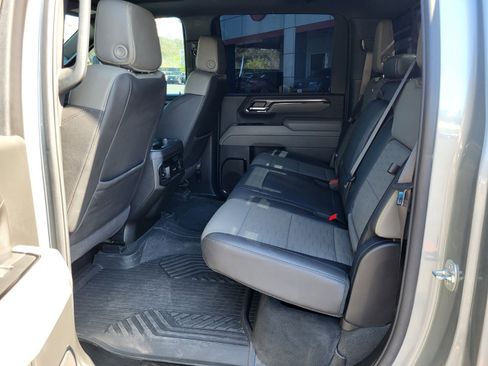 Used 2025 Chevrolet Silverado 2500 ZR2 w/ Technology Package image 17