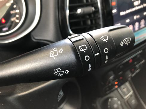 Used 2019 Jeep Compass Limited AWD/4WD image 32