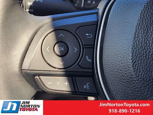 Used 2024 Toyota Corolla SE image 30
