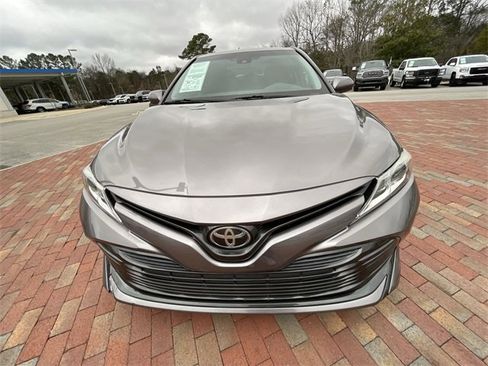 Used 2020 Toyota Camry LE image 27