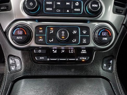 Used 2018 Chevrolet Suburban Premier image 25