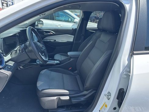 Used 2024 Chevrolet Trax LT w/ Driver Confidence Package FWD image 5
