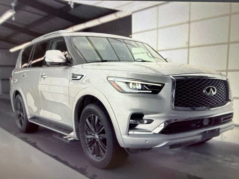Used 2023 INFINITI QX80 Luxe w/ Cargo Package RWD image 2