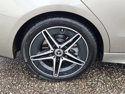 Used 2024 Mercedes-Benz C 300 4MATIC Sedan image 9