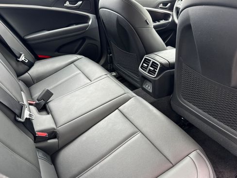 Used 2026 Genesis G70 2.5T RWD image 31