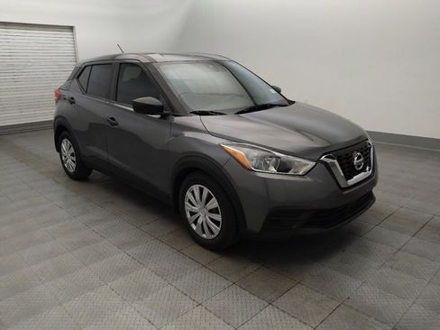 Used 2020 Nissan Kicks S image 13