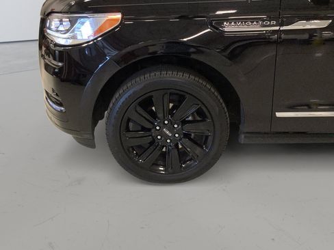Used 2024 Lincoln Navigator Reserve AWD/4WD image 9