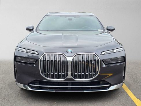 Used 2023 BMW i7 xDrive60 AWD/4WD image 8