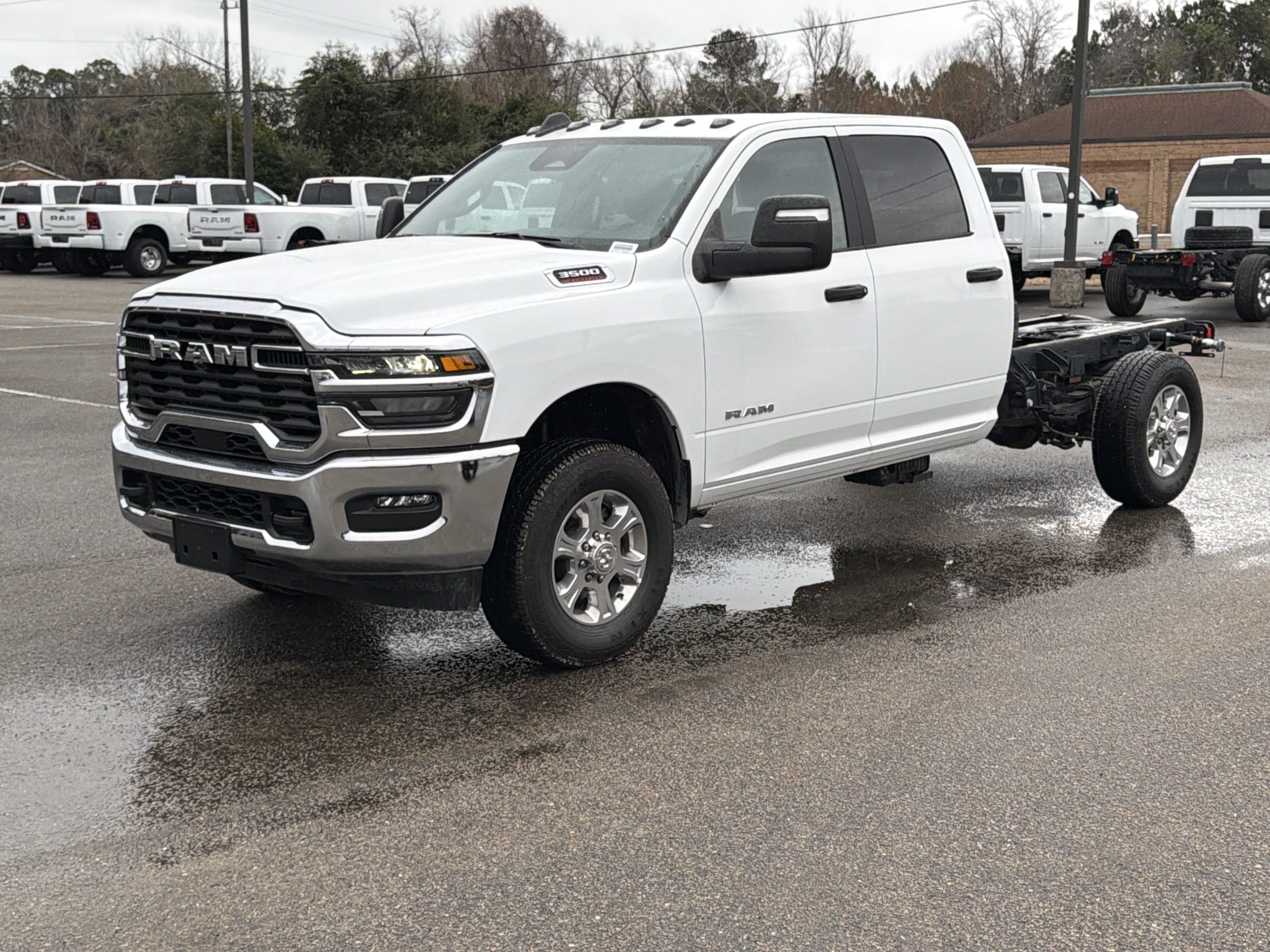Used 2025 RAM 3500 Big Horn AWD/4WD image 4
