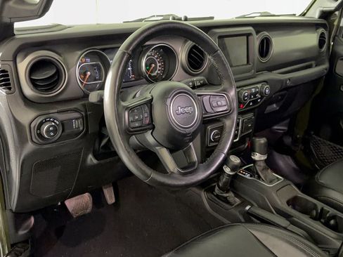 Used 2023 Jeep Gladiator Sport AWD/4WD image 4
