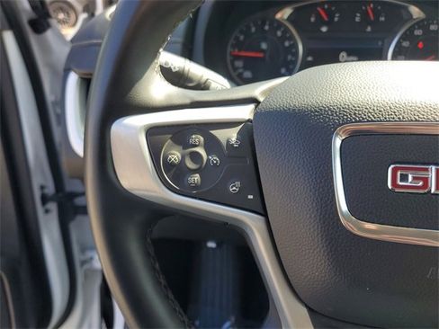 Used 2024 GMC Terrain SLT image 16