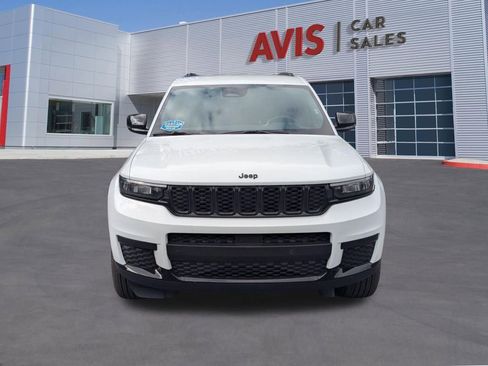 Used 2024 Jeep Grand Cherokee L Laredo AWD/4WD image 2