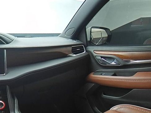 Used 2023 GMC Yukon XL Denali Ultimate image 25