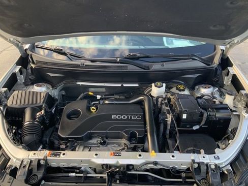 Used 2021 Chevrolet Equinox LT image 12