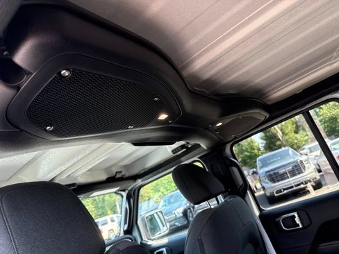 Used 2026 Jeep Wrangler Unlimited Sahara AWD/4WD image 48