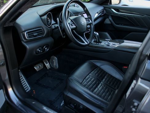 Used 2020 Maserati Levante GTS AWD/4WD image 14