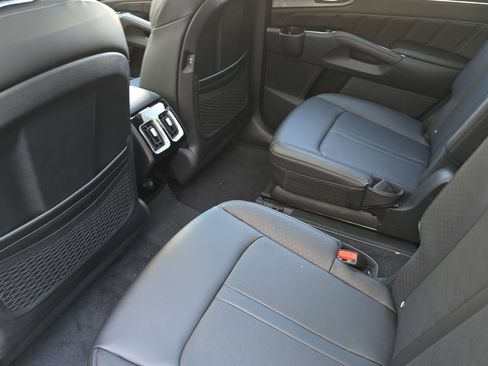 New 2025 Kia Sorento SX image 8