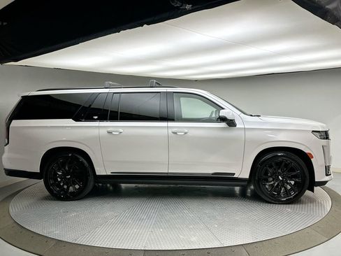 Used 2023 Cadillac Escalade ESV Sport w/ LPO, ONYX Package AWD/4WD image 14