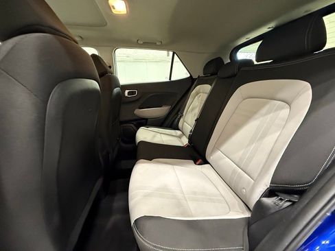 Used 2023 Hyundai Venue SEL image 11