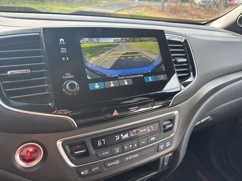 Used 2024 Honda Passport TrailSport image 12