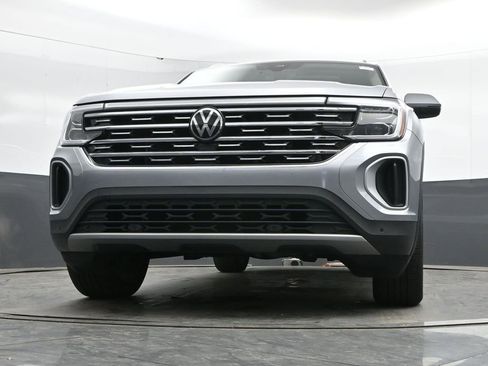 Used 2025 Volkswagen Atlas SEL AWD/4WD image 41