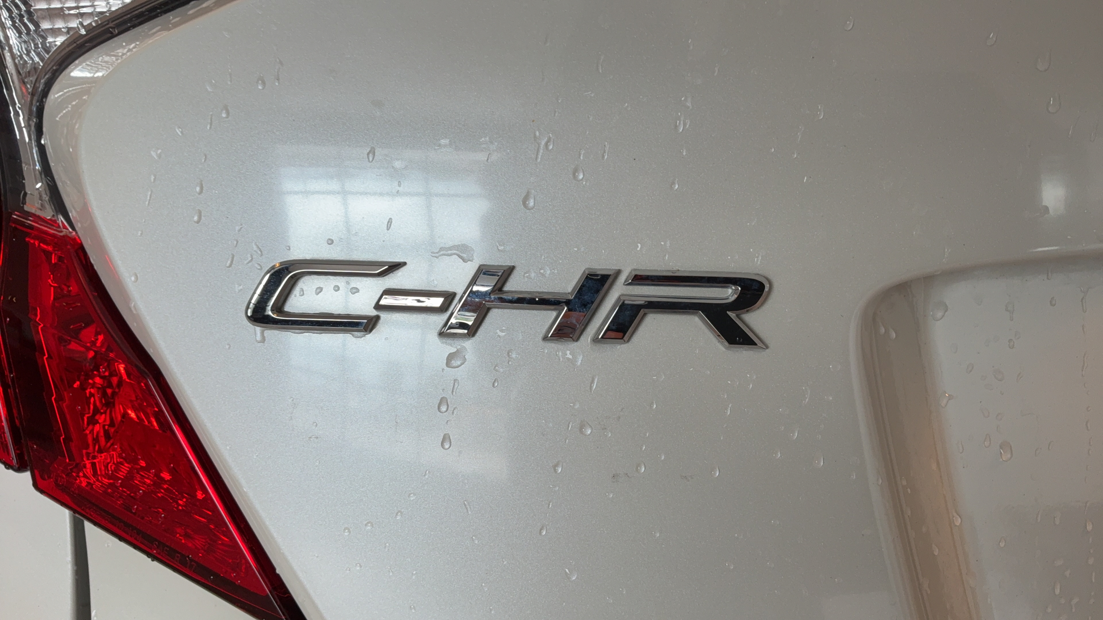 Used 2019 Toyota C-HR XLE FWD image 39
