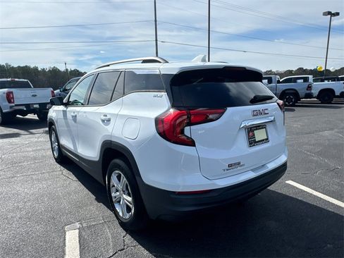 Used 2020 GMC Terrain SLE w/ Driver Convenience Package image 8