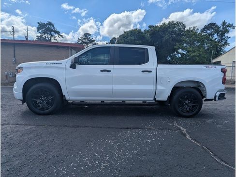 Used 2024 Chevrolet Silverado 1500 Custom w/ Rally Edition AWD/4WD image 5