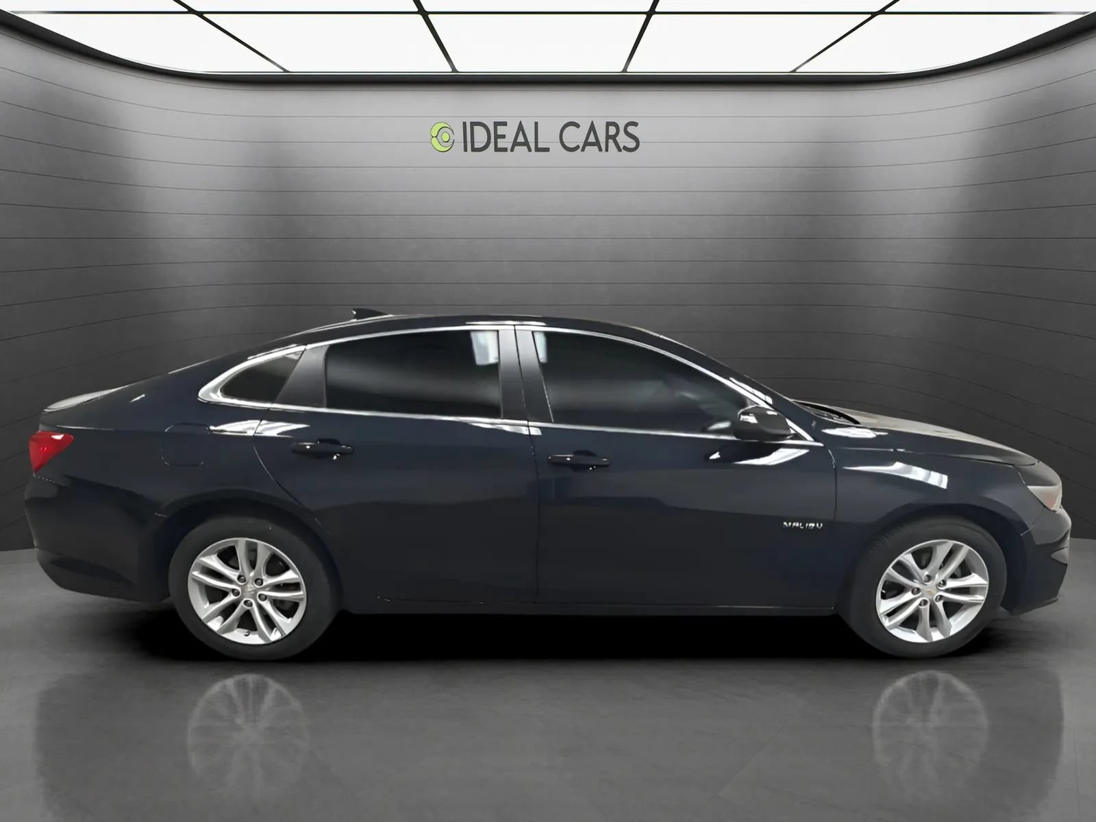 Used 2018 Chevrolet Malibu LT FWD image 4