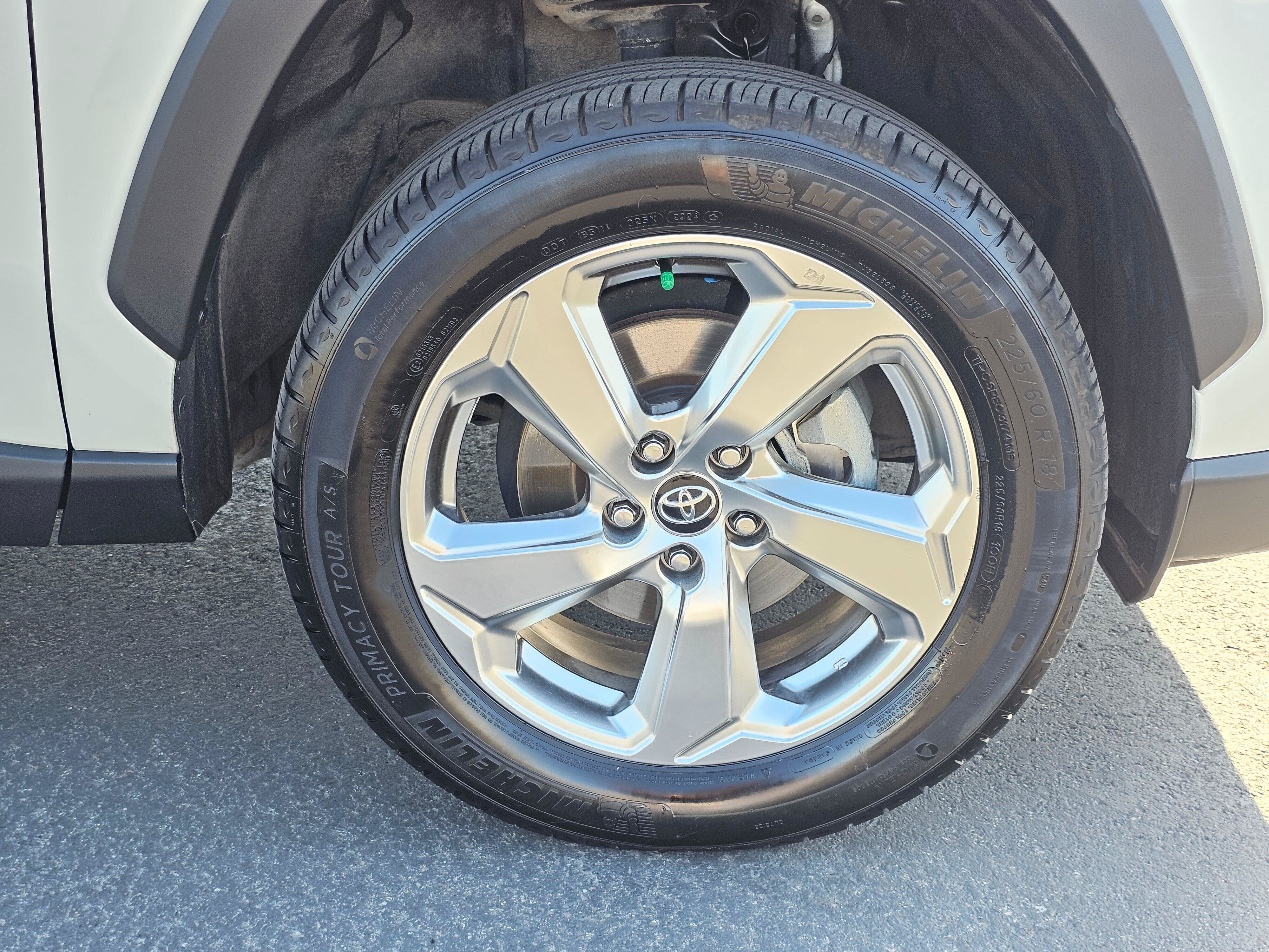 Certified 2021 Toyota RAV4 XLE Premium AWD/4WD image 9
