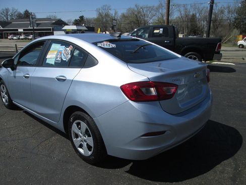 Used 2018 Chevrolet Cruze LS image 15